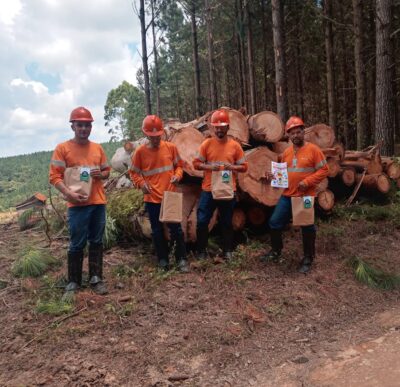 Sguario presenteia filhos de colaboradores com Kit Escolar